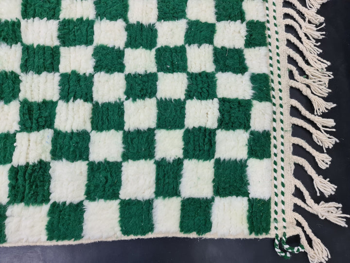 STUNNING BENIOURAIN RUG, Moroccan Rug, Sheep Wool Rug, Checker Rug, Carpet,White and Green Rug, Handmade Rug, Azilal Rug, Handwoven Rug .