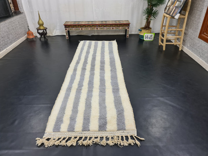 GORGEOUS BENIOURAIN RUG, Tribal Rug, Striped Moroccan Rug, Sheep Wool Rug, Berber Rug, White And Grey Rug, Handwoven Carpet, Azilal Carpet.