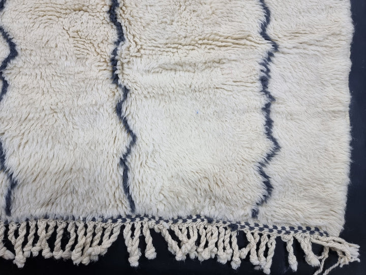 Gorgeous Mrirt CarpetHandmade Berber RugMoroccan Handmade RugAzilal RugTribal Striped RugWhite And Black RugHight Quality Wool Rug.