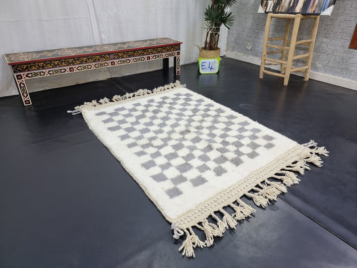 PRETTY BENIOURAIN RUG, Moroccan Rug, Checkered Rug, Authentic Carpet, White and Gray Rug, Sheep Wool Handmade Rug, Berber Rug, Handwoven Rug