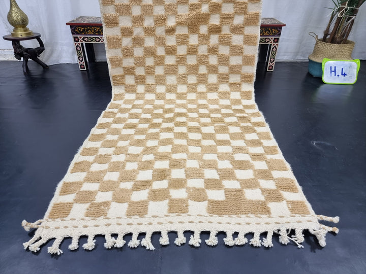 UNIQUE BENIOURAIN RUG, Moroccan Rug, Sheep Wool Rug, Checkered Rug, Authentic Carpet, White and Beige Rug, Wool Handmade Rug, Handwoven Rug.