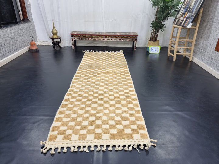 UNIQUE BENIOURAIN RUG, Moroccan Rug, Sheep Wool Rug, Checkered Rug, Authentic Carpet, White and Beige Rug, Wool Handmade Rug, Handwoven Rug.