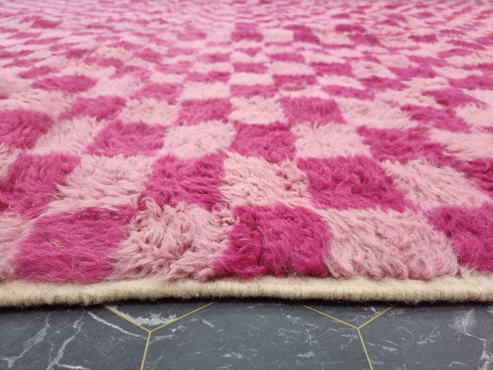 STUNNING BENIOURAIN RUG, Moroccan Rug, Sheep Wool Rug, Checkered Rug, Pink And Dark Pink Rug, Handmade Rug, Berber Rug, Handwoven Carpet .