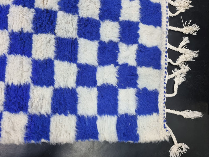 STUNNING BENIOURAUN RUG, Moroccan Rug, Sheep Wool Rug, Checkered Rug, White and Royal Blue Rug, Handmade Rug, Berber Rug, Handwoven Carpet .