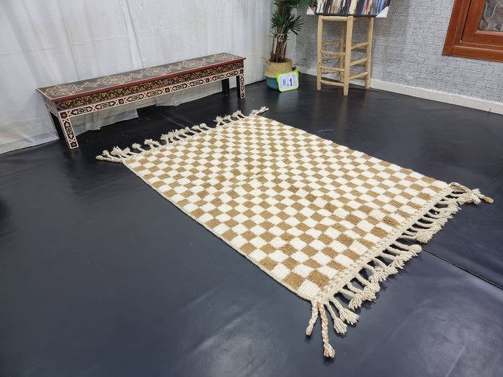 STUNNING BENIOURAIN RUG, Moroccan Rug, Sheep Wool Rug, Checkered Rug, Caramel Brown Rug, Handmade Rug, Berber Rug, Handwoven Carpet .