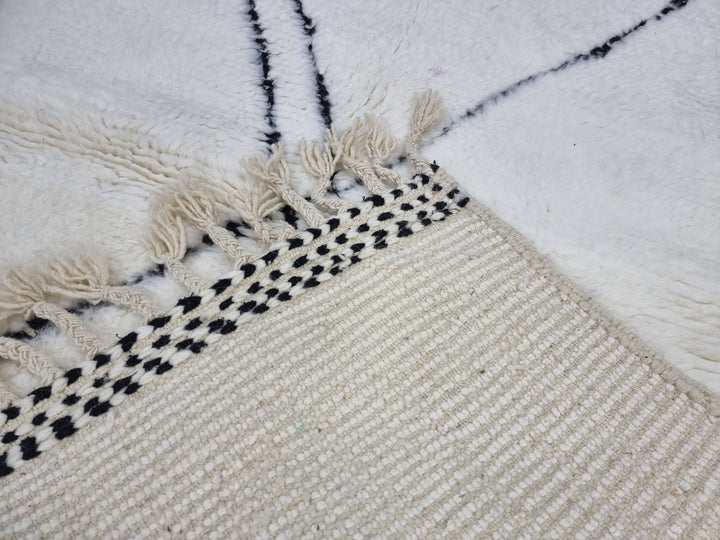 BEAUTIFUL BENIOURAIN RUG, Moroccan Rug, Sheep Wool Rug, GeometricRug, Off White And Black Rug, Handmade Rug,Berber Rug, Handwoven Carpet .