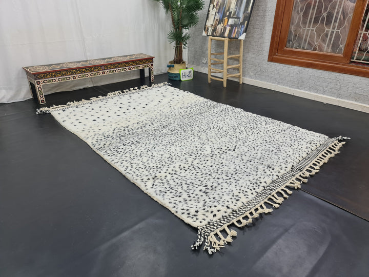 BEAUTIFUL HANDMADE RUG, Sheep wool rug, BlackWhite Rug, Berber Carpet, Moroccan Rug, Dotted Beni Ourain Rug, Azilal Carpet, Handwoven Rug,