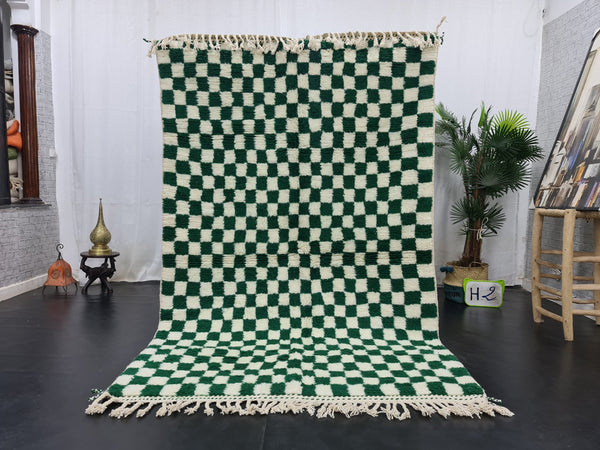 STUNNING BENIOURAIN RUG, Moroccan Rug, Sheep Wool Rug, Checker Rug, Carpet,White and Green Rug, Handmade Rug, Azilal Rug, Handwoven Rug .