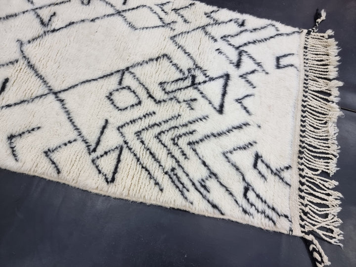 ARTISTIC BENIOURAIN RUG, Moroccan Handmade Carpet, White And Black Rug, Berber Wool Rug, Berber Rug, Geometric Rug,Berber Handwoven Carpet