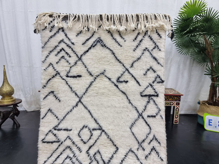 ARTISTIC BENIOURAIN RUG, Moroccan Handmade Carpet, White And Black Rug, Berber Wool Rug, Berber Rug, Geometric Rug,Berber Handwoven Carpet