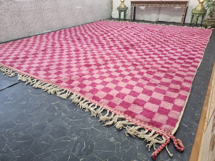 STUNNING BENIOURAIN RUG, Moroccan Rug, Sheep Wool Rug, Checkered Rug, Pink And Dark Pink Rug, Handmade Rug, Berber Rug, Handwoven Carpet .