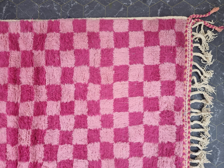 STUNNING BENIOURAIN RUG, Moroccan Rug, Sheep Wool Rug, Checkered Rug, Pink And Dark Pink Rug, Handmade Rug, Berber Rug, Handwoven Carpet .