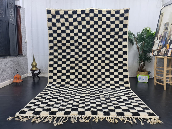 BEAUTIFUL BENIOURAIN RUG, Moroccan Handmade Carpet , Black And White Rug, Berber Wool Rug,Checkered Rug,Berber Handwoven Azilal Carpet .