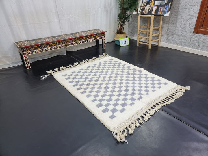 AMAZING BENIOURAIN RUG, Moroccan Rug, Sheep Wool Rug, Checkered Rug, White And Gray Rug, Handmade Rug, Berber Rug, Handwoven Carpet .