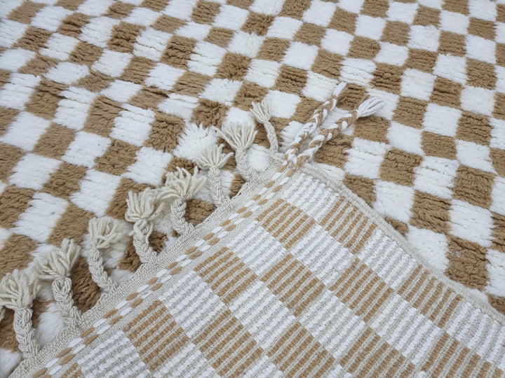 STUNNING BENIOURAIN RUG, Moroccan Rug, Sheep Wool Rug, Checkered Rug, Caramel Brown Rug, Handmade Rug, Berber Rug, Handwoven Carpet .