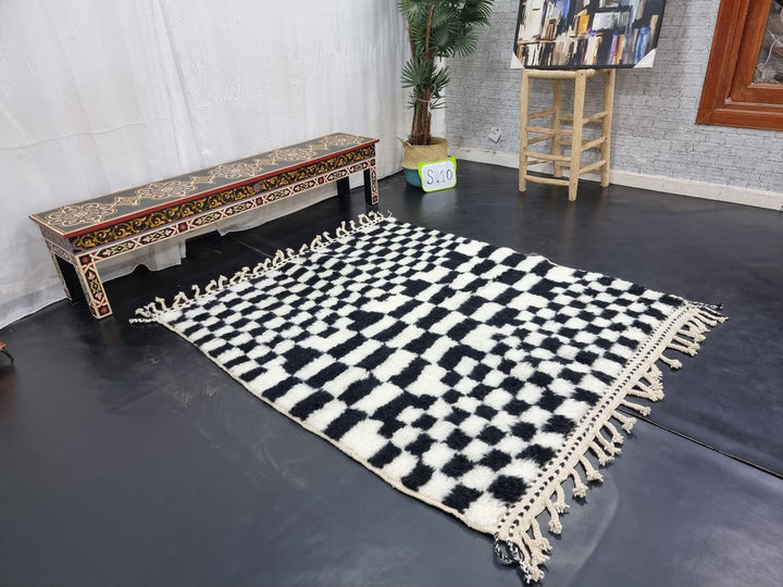 UNIQUE BENIOURAIN RUG, Moroccan Handmade Carpet, Black and White Rug, Berber Wool Rug, Berber Rug, Checkered Rug,Berber Handwoven Carpet