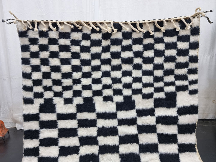 UNIQUE BENIOURAIN RUG, Moroccan Handmade Carpet, Black and White Rug, Berber Wool Rug, Berber Rug, Checkered Rug,Berber Handwoven Carpet