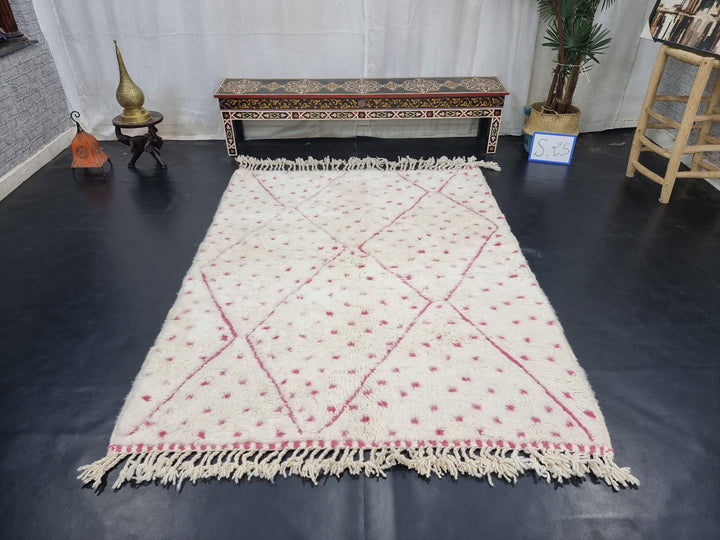 UNIQUE BENIOURAIN RUG, Moroccan Handmade Rug , White And Pink Rug, Geometric And Dotted Rug, Handmade Wool Rug, Azilal Rug, Handwoven Rug