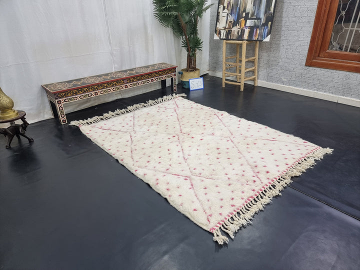 UNIQUE BENIOURAIN RUG, Moroccan Handmade Rug , White And Pink Rug, Geometric And Dotted Rug, Handmade Wool Rug, Azilal Rug, Handwoven Rug