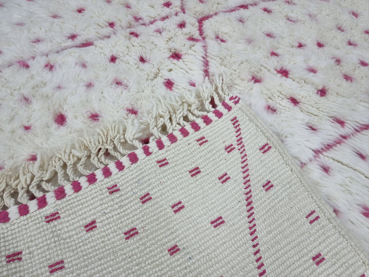 UNIQUE BENIOURAIN RUG, Moroccan Handmade Rug , White And Pink Rug, Geometric And Dotted Rug, Handmade Wool Rug, Azilal Rug, Handwoven Rug