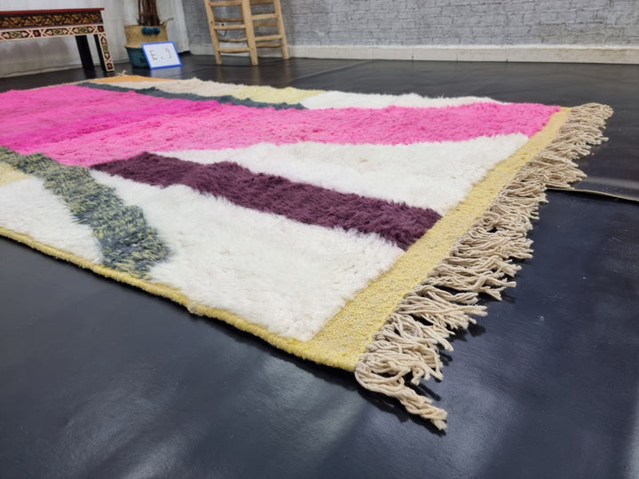 STUNNING BENIOURAIN RUG, Moroccan Rug , Sheep Wool Rug,Abstract Rug, Pink And White Rug,Handmade Rug,Berber Azilal Rug,Handwoven Carpet.