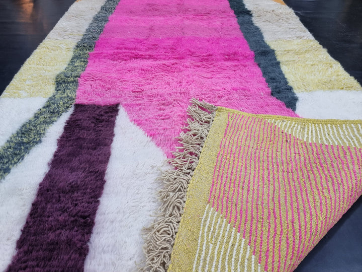 STUNNING BENIOURAIN RUG, Moroccan Rug , Sheep Wool Rug,Abstract Rug, Pink And White Rug,Handmade Rug,Berber Azilal Rug,Handwoven Carpet.