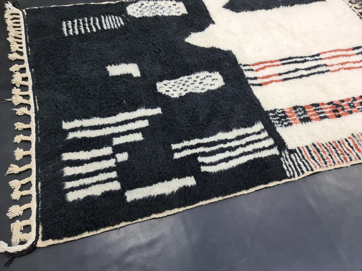 ARTISTIC BENIOURAIN RUG, Moroccan Handmade Carpet, Black,White And Brown Rug, Berber Wool Rug, Berber Rug, Abstract Rug,Berber Handwoven Rug