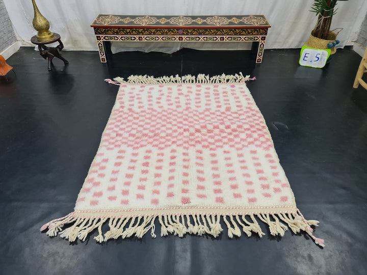 UNIQUE BENIOURAIN RUG, Moroccan Handmade Carpet, Faded Pink And White Rug, Berber Wool Rug, Berber Rug,Checkered Rug,Berber Handwoven Carpet