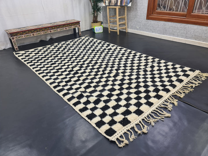 BEAUTIFUL BENIOURAIN RUG, Moroccan Handmade Carpet , Black And White Rug, Berber Wool Rug,Checkered Rug,Berber Handwoven Azilal Carpet .