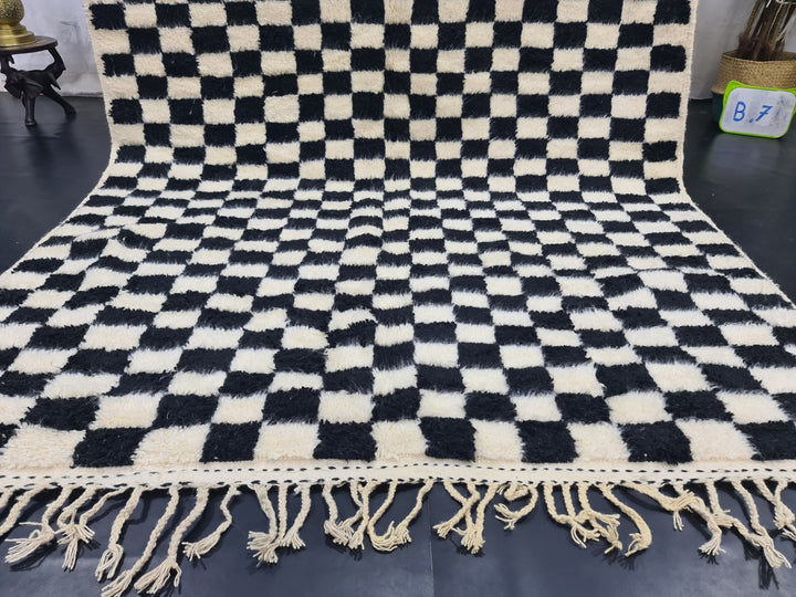 BEAUTIFUL BENIOURAIN RUG, Moroccan Handmade Carpet , Black And White Rug, Berber Wool Rug,Checkered Rug,Berber Handwoven Azilal Carpet .