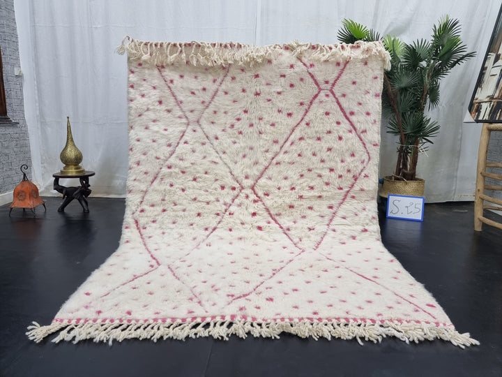 UNIQUE BENIOURAIN RUG, Moroccan Handmade Rug , White And Pink Rug, Geometric And Dotted Rug, Handmade Wool Rug, Azilal Rug, Handwoven Rug