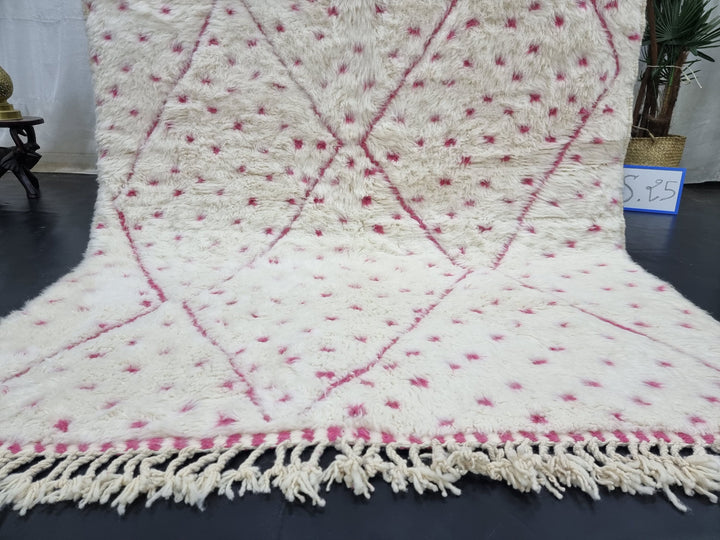 UNIQUE BENIOURAIN RUG, Moroccan Handmade Rug , White And Pink Rug, Geometric And Dotted Rug, Handmade Wool Rug, Azilal Rug, Handwoven Rug