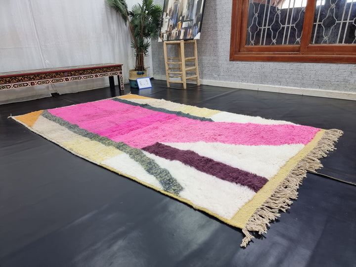 STUNNING BENIOURAIN RUG, Moroccan Rug , Sheep Wool Rug,Abstract Rug, Pink And White Rug,Handmade Rug,Berber Azilal Rug,Handwoven Carpet.