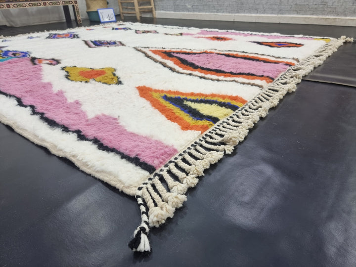 ARTISTIC BENIOURAIN RUG, Moroccan Rug, Sheep Wool Rug, , Geometric Rug, White And Pink Rug, Unique Handmade Rug,Berber Rug,Azilal Rug