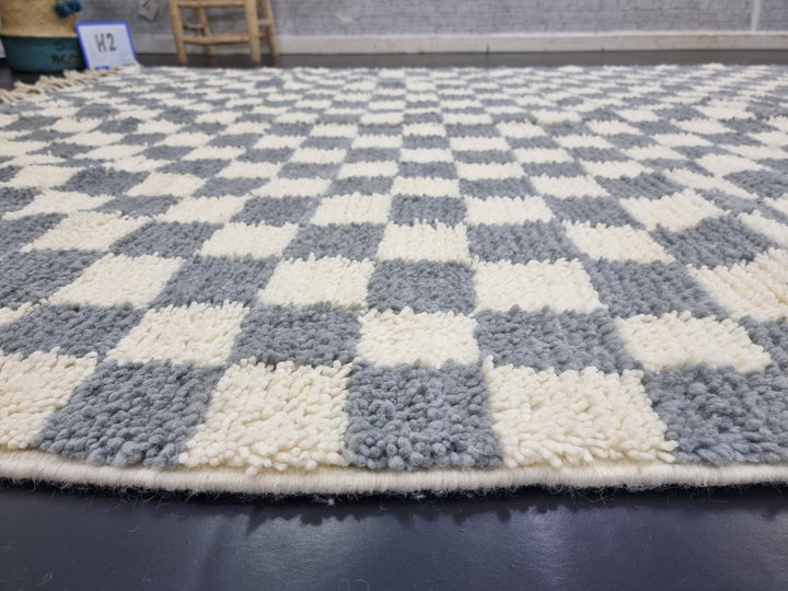 FABULOUS BENIOURAIN RUG, Moroccan Rug , Handmade Wool Rug, Checkered Berber Rug, Sheep Wool Rug, Gray And White Wool Rug, Winter Rug.