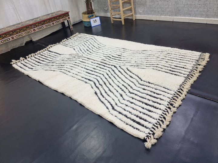 GORGEOUS MOROCCAN RUG, Handmade Rug , White And Black Rug, Berber Wool Rug, Striped Wool Carpet, Winter Rug, Area Rug, Handwoven rug.