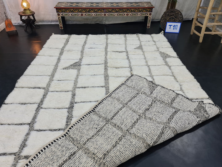 PRETTY BENIOURAIN RUG, Moroccan Rug , White  Black Rug, Tribal Rug, Berber Rug, Checkered Rug, Handwoven Rug, Winter Rug, Area Rug