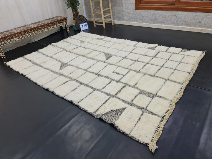 ARTISTIC MOROCCAN RUG, Handmade Beniourain Rug, Berber berber moroccan Rug, Sheep Wool Rug, White Rug, Plain Wool Rug, Tufted Wool Rug, boho rug.