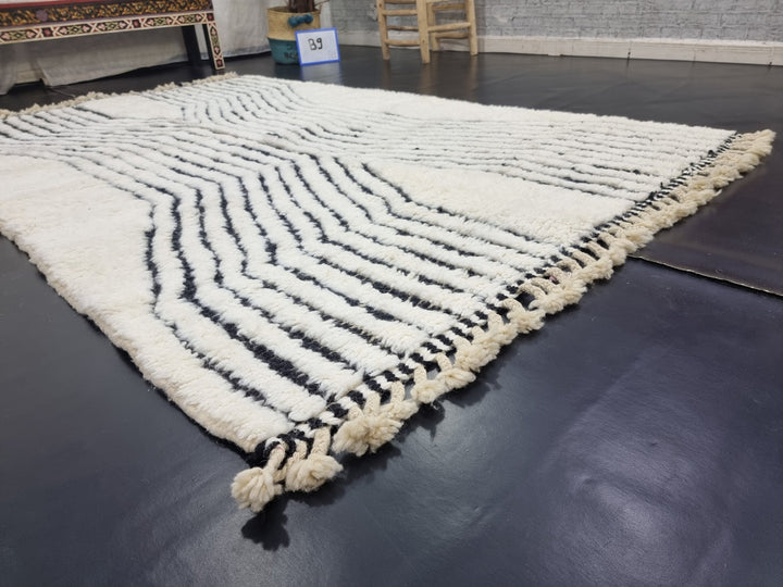 GORGEOUS MOROCCAN RUG, Handmade Rug , White And Black Rug, Berber Wool Rug, Striped Wool Carpet, Winter Rug, Area Rug, Handwoven rug.