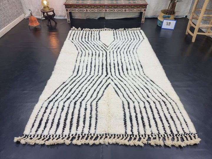 GORGEOUS MOROCCAN RUG, Handmade Rug , White And Black Rug, Berber Wool Rug, Striped Wool Carpet, Winter Rug, Area Rug, Handwoven rug.