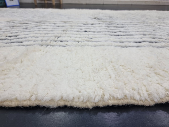 GORGEOUS MOROCCAN RUG, Handmade Rug , White And Black Rug, Berber Wool Rug, Striped Wool Carpet, Winter Rug, Area Rug, Handwoven rug.