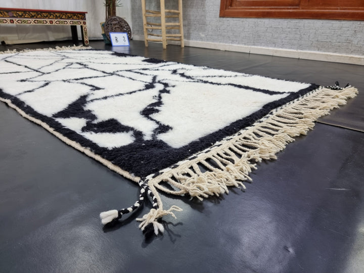 PRETTY BENIOURAIN RUG, Moroccan Rug , Black  White Rug, Tribal Rug, Berber Rug, Abstract Rug, Handwoven Rug, Winter Rug, Area Wool Rug