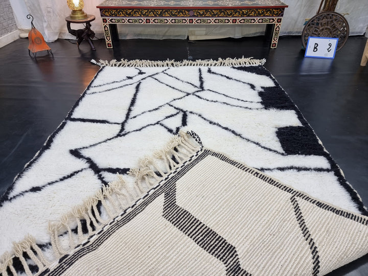 PRETTY BENIOURAIN RUG, Moroccan Rug , Black  White Rug, Tribal Rug, Berber Rug, Abstract Rug, Handwoven Rug, Winter Rug, Area Wool Rug