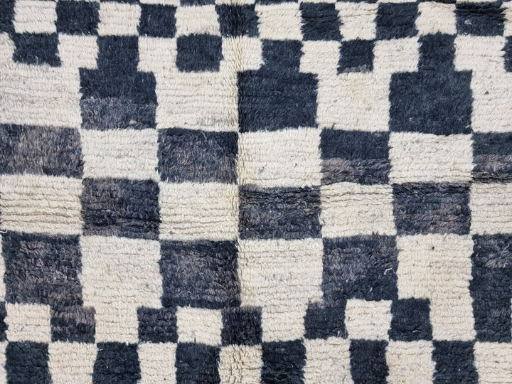 UNIQUE MOROCCAN RUG, Moroccan Boujaad Rug , Tan and Black Tribal rug, Checker Rug, Authentic Moroccan Wool, Checkered Rug, Berber Carpet