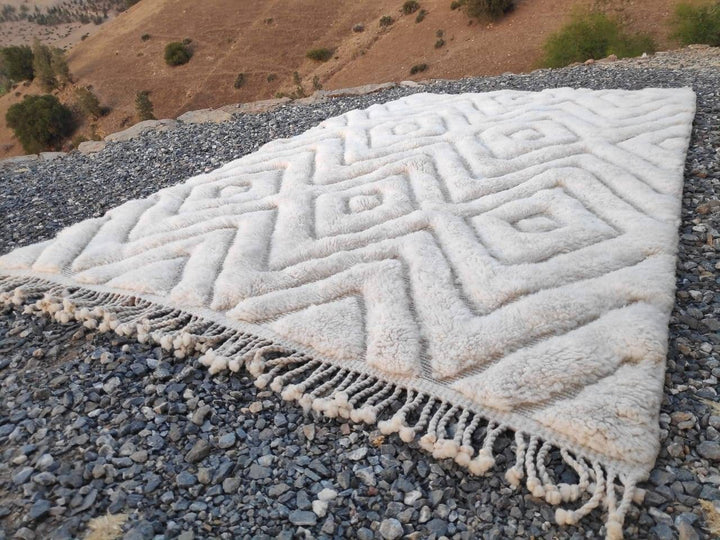 Moroccan rug, Beni Mrirt rug, Handmade wool rug, Beni ourain rug, Area rug, Berber rug, Fluffy wool carpet, Mrirt rugs, White rug