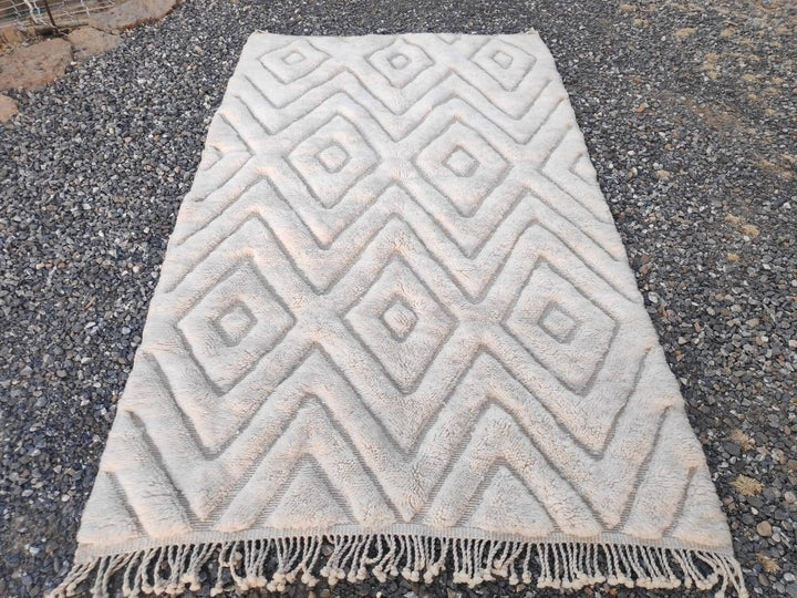 Moroccan rug, Beni Mrirt rug, Handmade wool rug, Beni ourain rug, Area rug, Berber rug, Fluffy wool carpet, Mrirt rugs, White rug