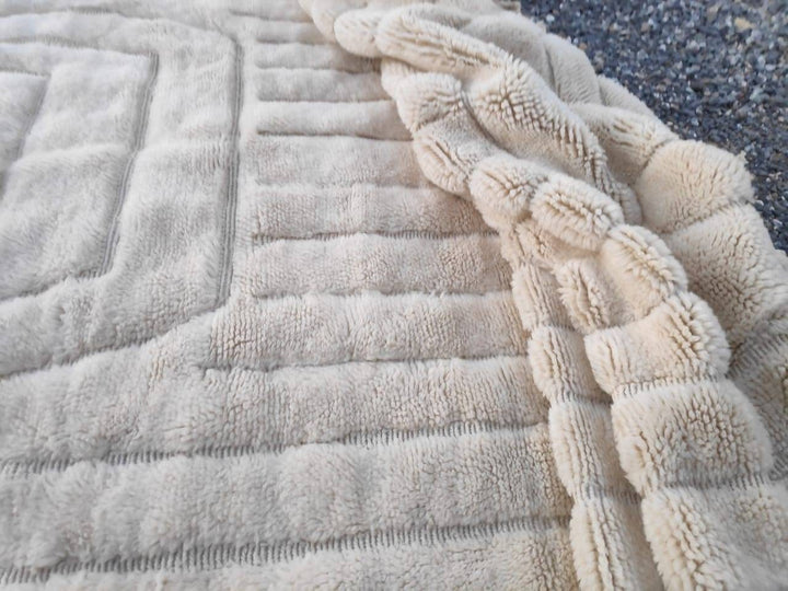 Moroccan rug, Beni Mrirt rug, Handmade wool rug, Beni ourain rug, Area rug, Berber rug, Fluffy wool carpet, Mrirt rug, Beniouarain white rug