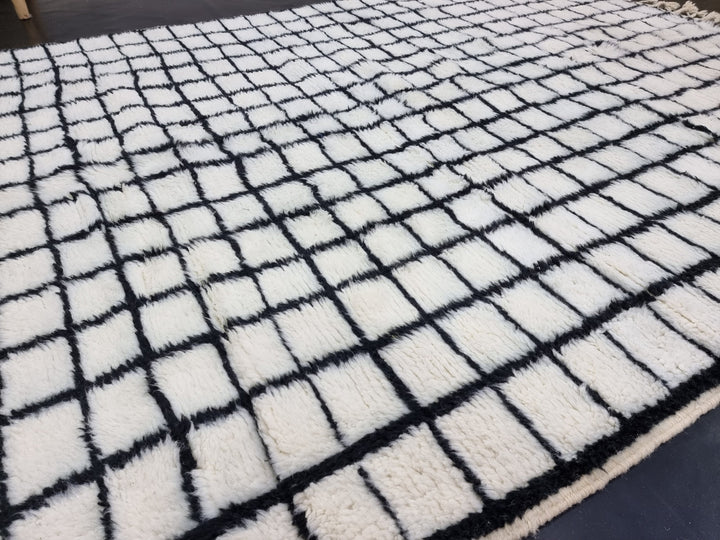 BEAUTIFUL BENIOURAIN RUG, Moroccan Handmade Rug , White And Black Rug, Berber Wool Rug, Berber Rug, Checkered Rug,Berber Handwoven Rug