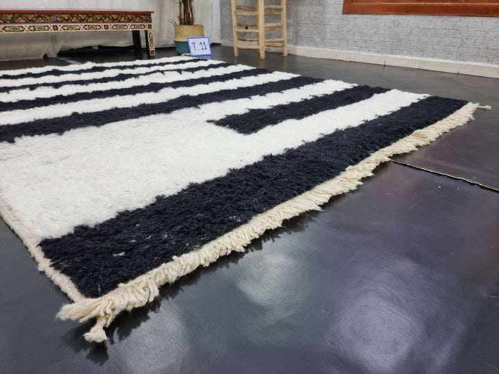 AMAZING BENIOURAIN RUG, Moroccan Handmade Rug , Black And White Rug, Berber Wool Rug, Berber Rug, Striped Rug,Berber Handwoven Wool Rug