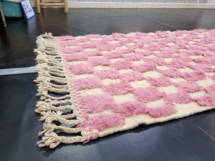 STUNNIG BENIOURAIN RUG, Moroccan Handmade Rug , Pink Rug, Berber Wool Rug, Berber Rug, Checkered Rug, Berber Rug, Handwoven Rug, Area Rug